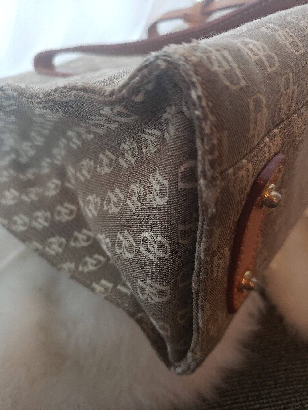 Dooney & Bourke Monogram East West Canvas Tote Bag Fair - Picture 8 of 11
